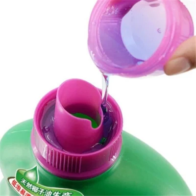 Produtos limpos de detergente para a roupa úteis que desejam líquido